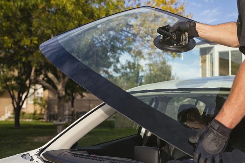 Best-Mobile-Windscreen-Services-in-North,-South,-East-&-West-London-Compared-002